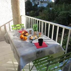 https://studio-en-bord-de-mer.fr-provencehotel.com